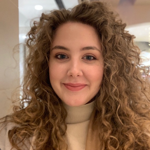 Meet your Posher, Kezia - Picture 1 of 1